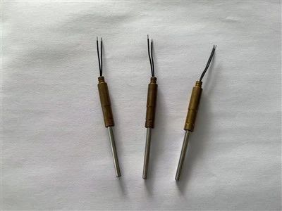 Termostaatti sähkölämmityksen työntötanko autojen moottorin jäähdytysnesteelle